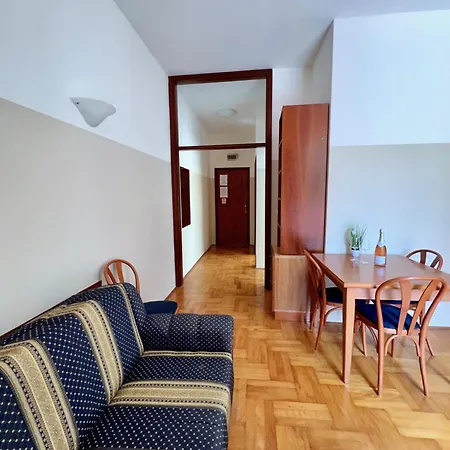 Valdepian Apartment *