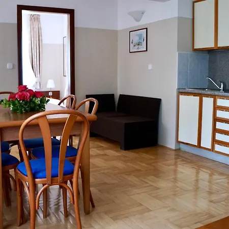 Valdepian Apartment *